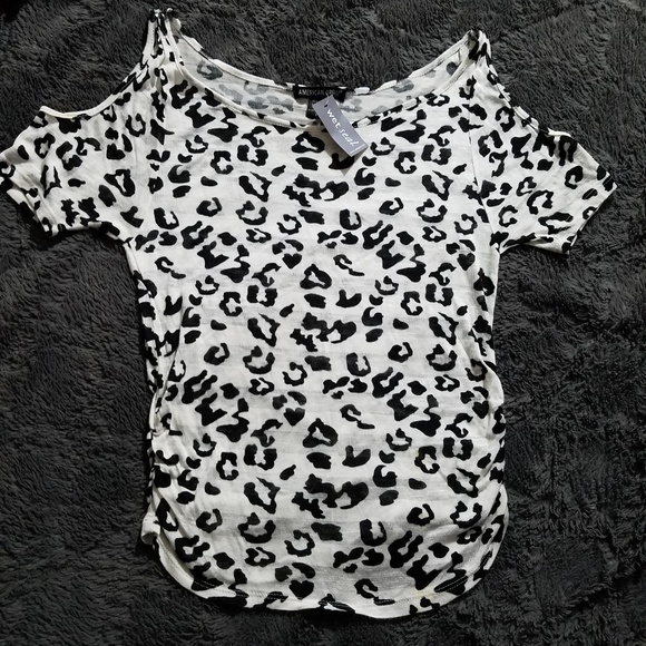 Cold shoulder top - Picture 2 of 3